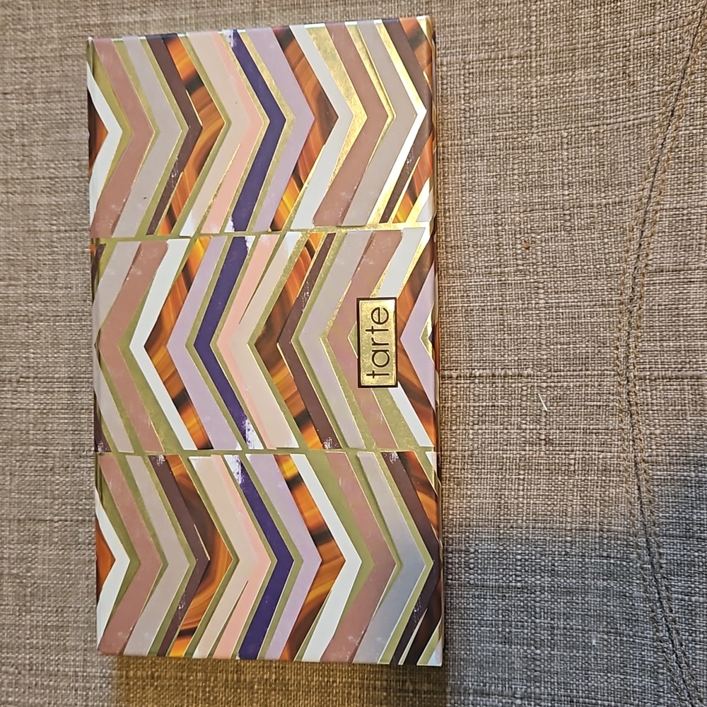 Eyeshadow palette (gently used)